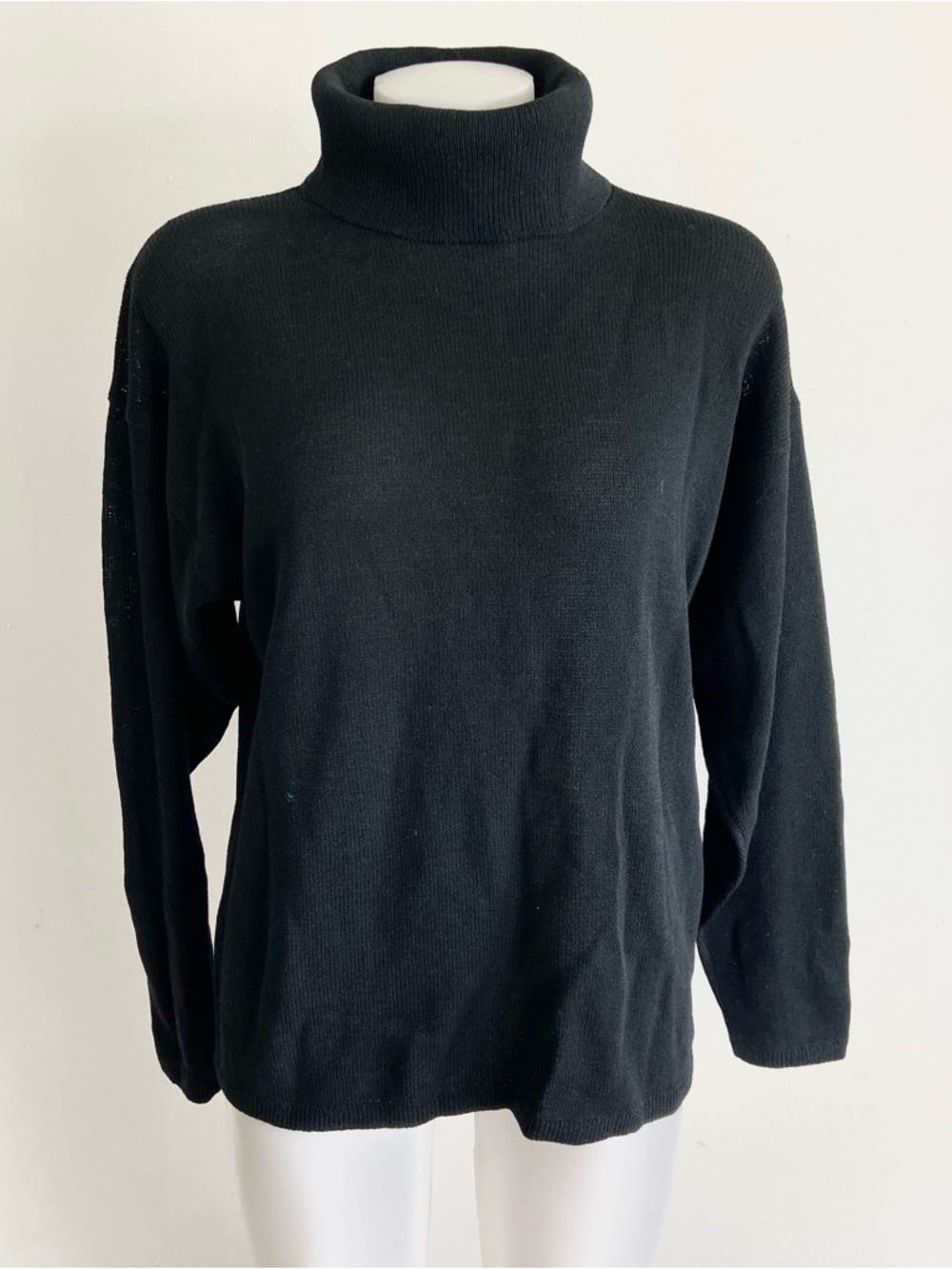 St. John by Marie Gray L long sleeve mock neck sweater
